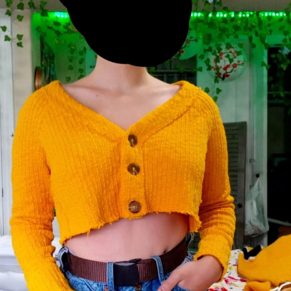 Cropped yellow Tura by Vince Camuto cardigan